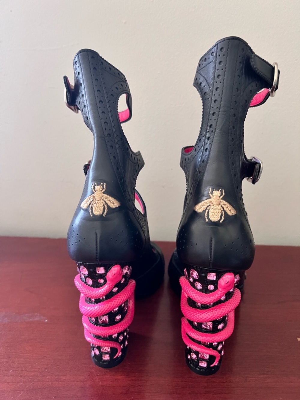 NEW Gucci Queercore Crystal Embellish Brogue Snake Heel Pumps Size 38.5 RARE - Picture 7 of 11